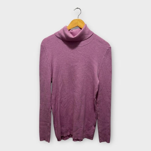 Sweaters - Gap Pink turtleneck sweater
